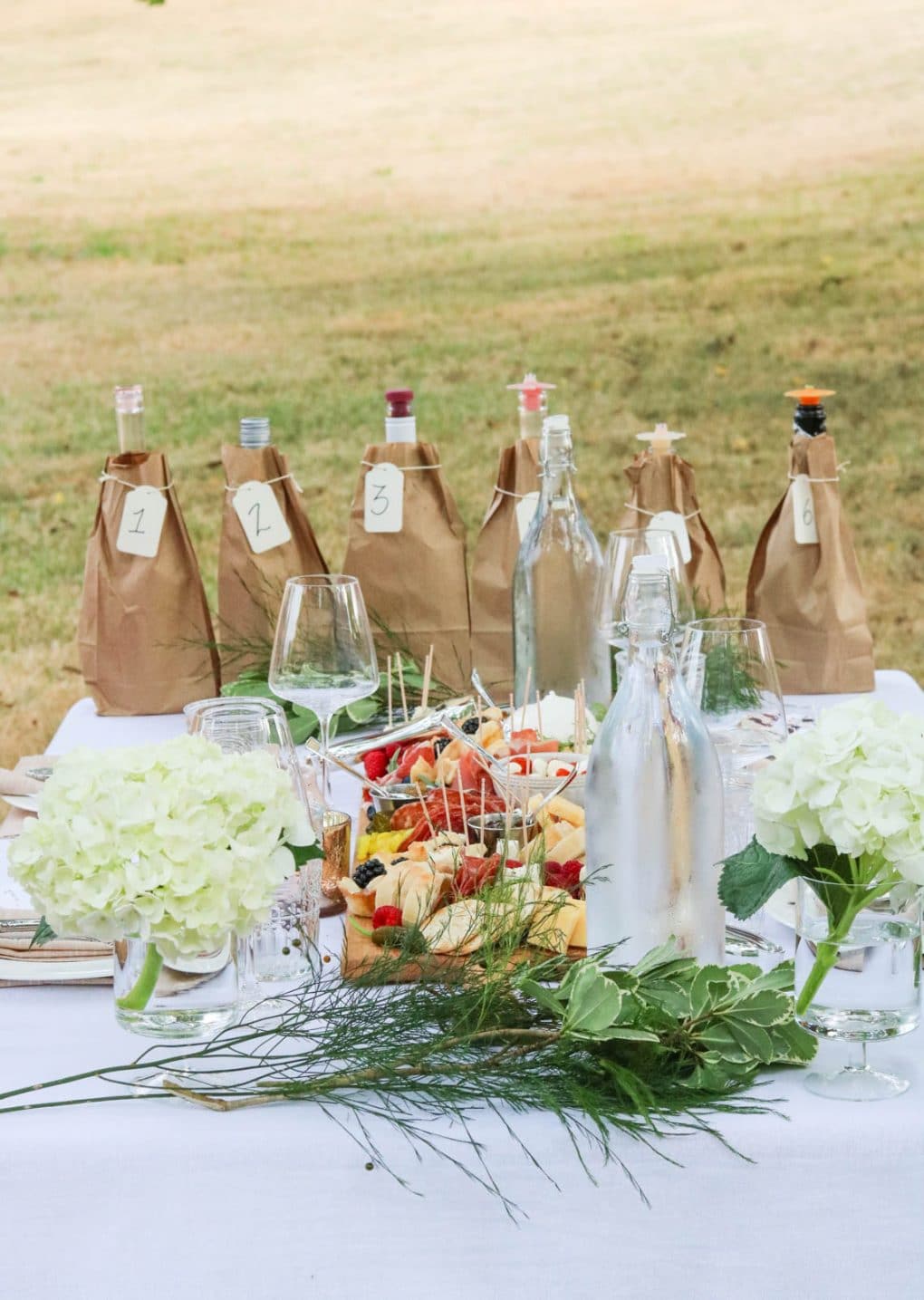 how to create the perfect outdoor party tablescape