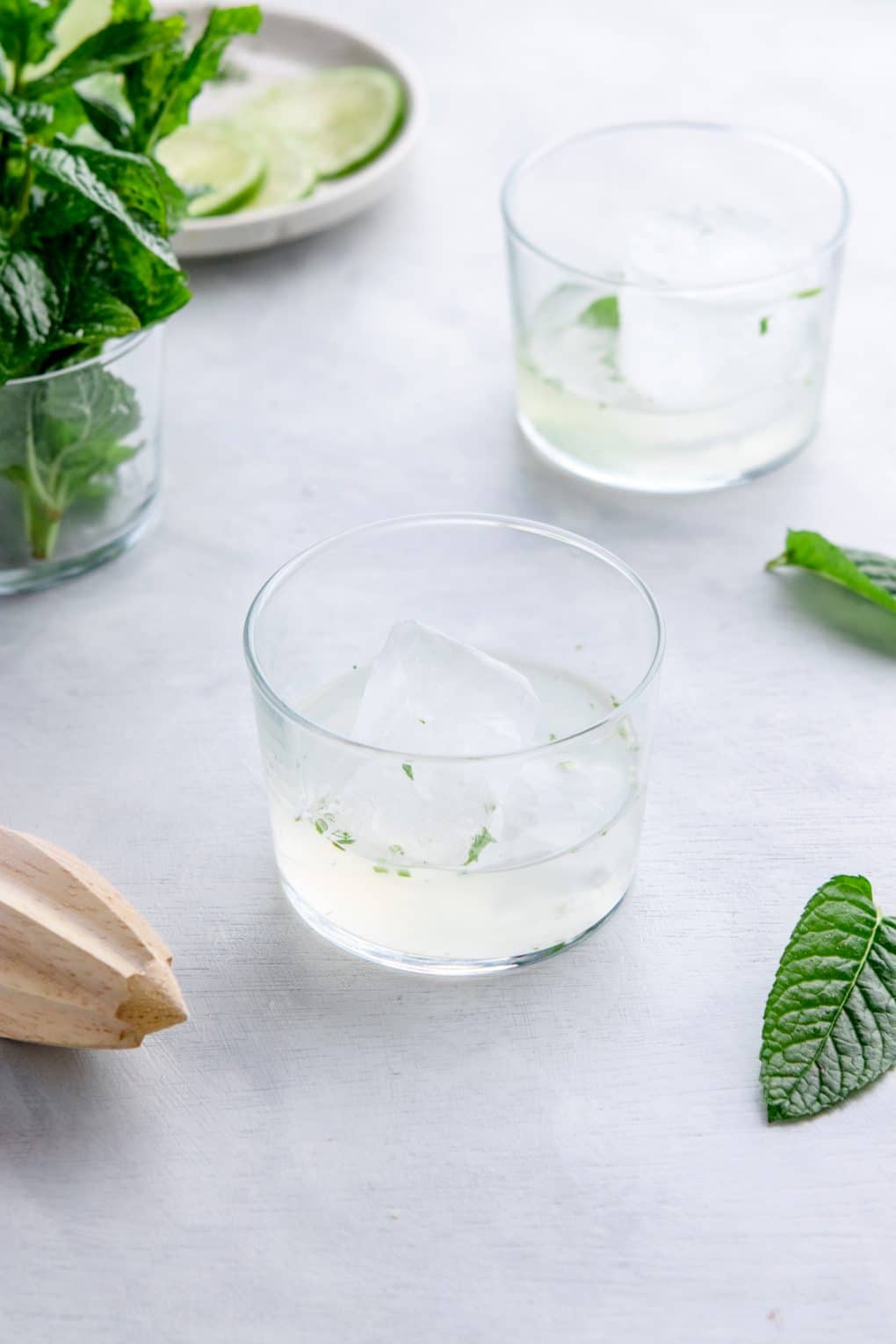 making lime seltzer cocktail